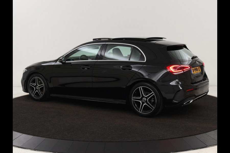 Mercedes-Benz A-Klasse 180 AMG | Panoramadak | Stoelverwarming | Carplay | Widescreen | Leder/Alcanatara | Navigatie | Full LED | Park Assist