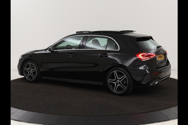 Mercedes-Benz A-Klasse 180 AMG | Panoramadak | Stoelverwarming | Carplay | Widescreen | Leder/Alcanatara | Navigatie | Full LED | Park Assist