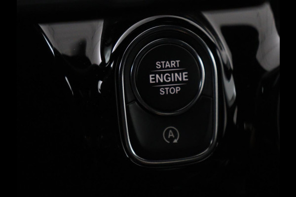Mercedes-Benz A-Klasse 180 AMG | Panoramadak | Stoelverwarming | Carplay | Widescreen | Leder/Alcanatara | Navigatie | Full LED | Park Assist