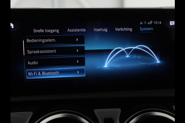 Mercedes-Benz A-Klasse 180 AMG | Panoramadak | Stoelverwarming | Carplay | Widescreen | Leder/Alcanatara | Navigatie | Full LED | Park Assist