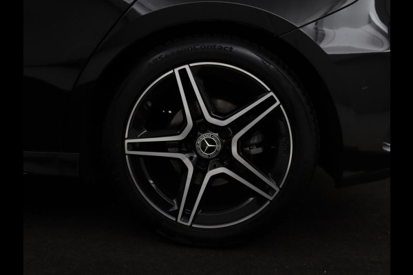 Mercedes-Benz A-Klasse 180 AMG | Panoramadak | Stoelverwarming | Carplay | Widescreen | Leder/Alcanatara | Navigatie | Full LED | Park Assist