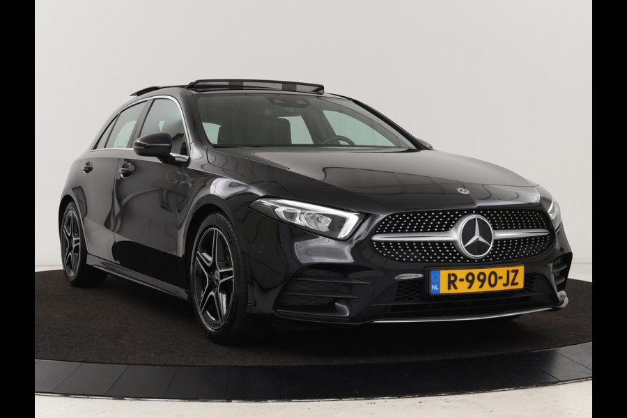 Mercedes-Benz A-Klasse 180 AMG | Panoramadak | Stoelverwarming | Carplay | Widescreen | Leder/Alcanatara | Navigatie | Full LED | Park Assist