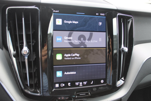 Volvo XC60 T6 350PK Automaat AWD Plug-In Plus Black Edition Panoramisch schuif-kanteldak / Bowers & Wilkins Audio / 21" lichtmetalen velgen / Head-Up Display / 360graden camera