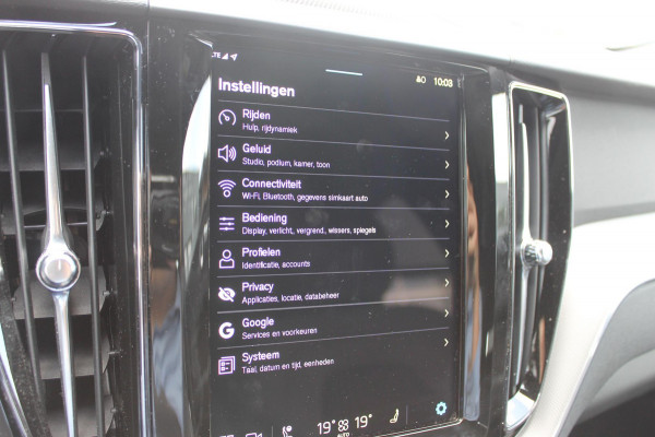 Volvo XC60 T6 350PK Automaat AWD Plug-In Plus Black Edition Panoramisch schuif-kanteldak / Bowers & Wilkins Audio / 21" lichtmetalen velgen / Head-Up Display / 360graden camera