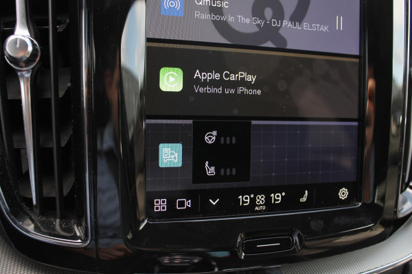 Volvo XC60 T6 350PK Automaat AWD Plug-In Plus Black Edition Panoramisch schuif-kanteldak / Bowers & Wilkins Audio / 21" lichtmetalen velgen / Head-Up Display / 360graden camera