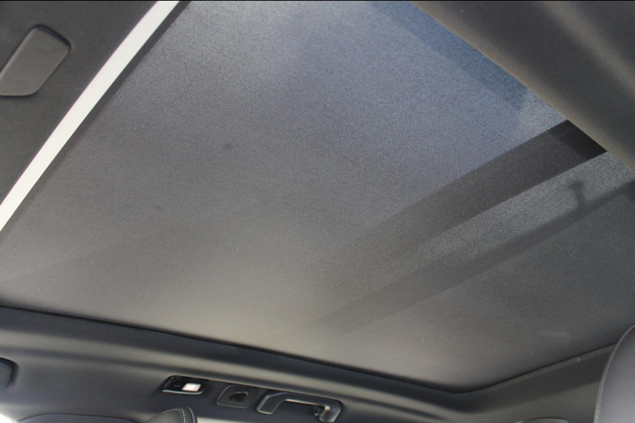 Volvo XC60 T6 350PK Automaat AWD Plug-In Plus Black Edition Panoramisch schuif-kanteldak / Bowers & Wilkins Audio / 21" lichtmetalen velgen / Head-Up Display / 360graden camera