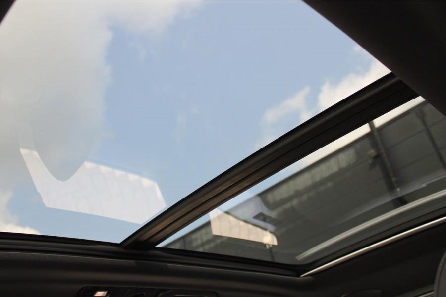 Volvo XC60 T6 350PK Automaat AWD Plug-In Plus Black Edition Panoramisch schuif-kanteldak / Bowers & Wilkins Audio / 21" lichtmetalen velgen / Head-Up Display / 360graden camera