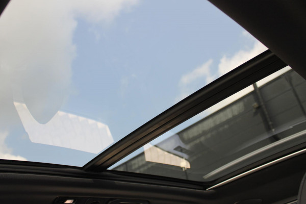 Volvo XC60 T6 350PK Automaat AWD Plug-In Plus Black Edition Panoramisch schuif-kanteldak / Bowers & Wilkins Audio / 21" lichtmetalen velgen / Head-Up Display / 360graden camera