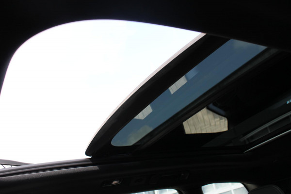 Volvo XC60 T6 350PK Automaat AWD Plug-In Plus Black Edition Panoramisch schuif-kanteldak / Bowers & Wilkins Audio / 21" lichtmetalen velgen / Head-Up Display / 360graden camera