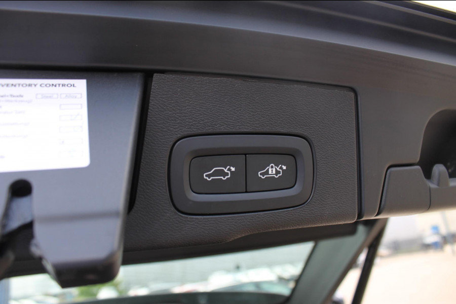 Volvo XC60 T6 350PK Automaat AWD Plug-In Plus Black Edition Panoramisch schuif-kanteldak / Bowers & Wilkins Audio / 21" lichtmetalen velgen / Head-Up Display / 360graden camera