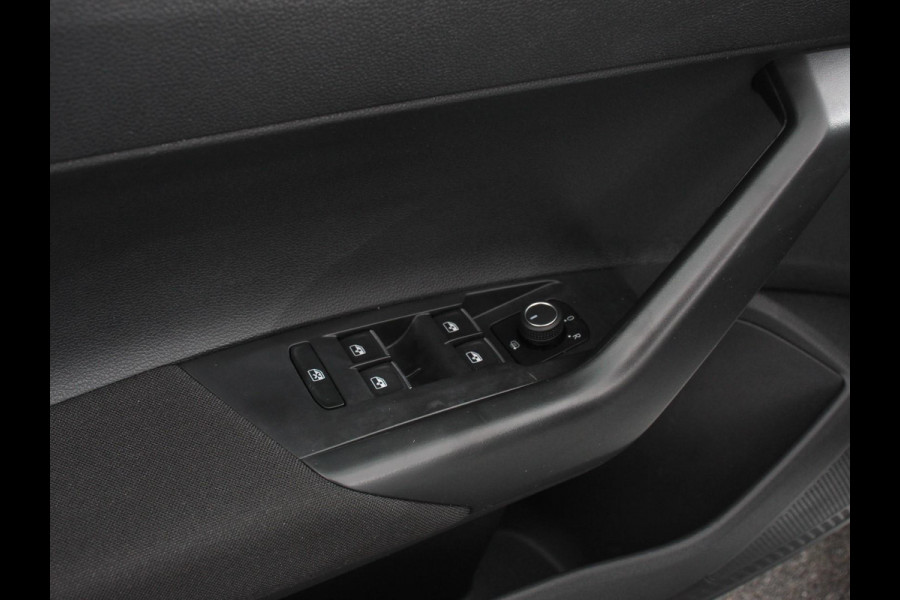 Volkswagen Polo 1.0 TSI Move | Navigatie | App Connect / Android Auto / Apple Carplay | Climate Control | Parkeer sensoren | Lichtmetalen Velgen | Dab | Digitale Cockpit
