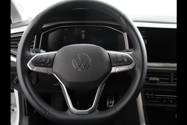 Volkswagen Polo 1.0 TSI Move | Navigatie | App Connect / Android Auto / Apple Carplay | Climate Control | Parkeer sensoren | Lichtmetalen Velgen | Dab | Digitale Cockpit