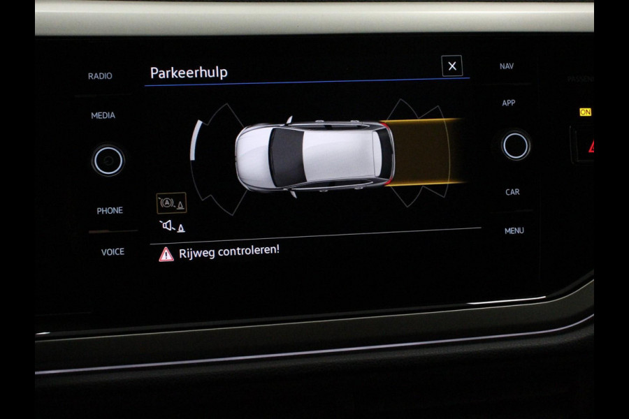 Volkswagen Polo 1.0 TSI Move | Navigatie | App Connect / Android Auto / Apple Carplay | Climate Control | Parkeer sensoren | Lichtmetalen Velgen | Dab | Digitale Cockpit