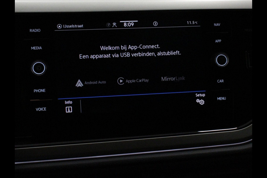 Volkswagen Polo 1.0 TSI Move | Navigatie | App Connect / Android Auto / Apple Carplay | Climate Control | Parkeer sensoren | Lichtmetalen Velgen | Dab | Digitale Cockpit