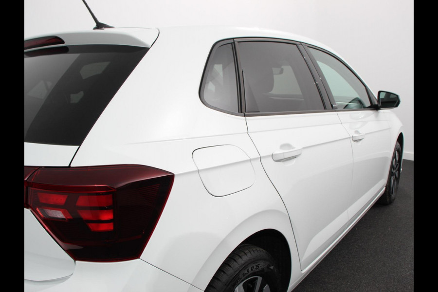 Volkswagen Polo 1.0 TSI Move | Navigatie | App Connect / Android Auto / Apple Carplay | Climate Control | Parkeer sensoren | Lichtmetalen Velgen | Dab | Digitale Cockpit