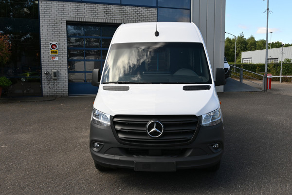 Mercedes-Benz Sprinter 319 CDI 3.0 V6 L2H2 3500 kg Trekhaak, MBUX navigatie en camera, Geveerde stoelen