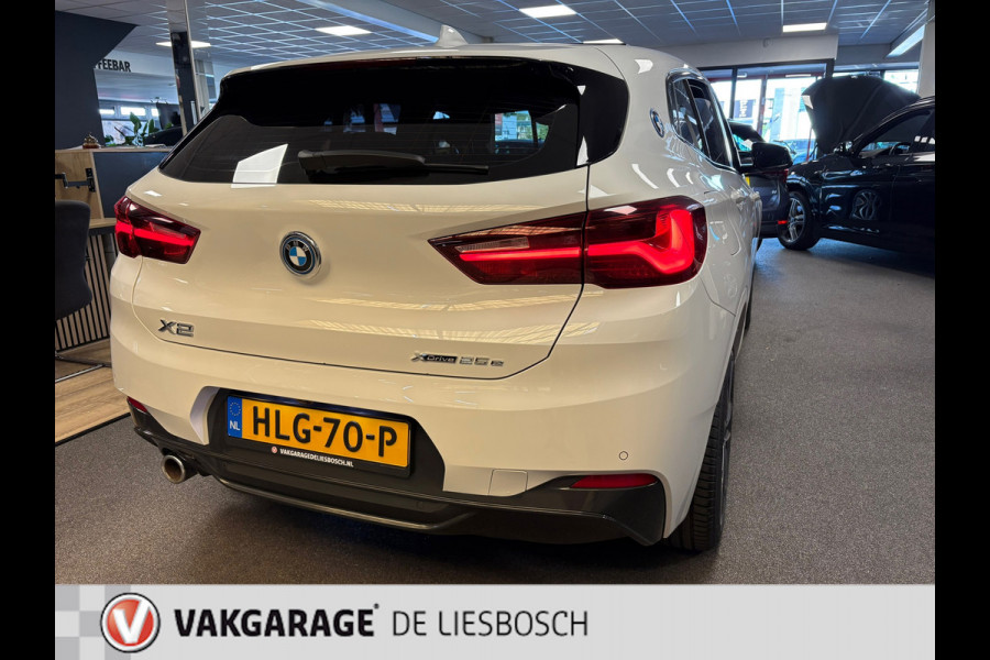 BMW X2 XDrive25e High Executive M-sport / camera / stoelverwarming / Head-up / panorama-dak