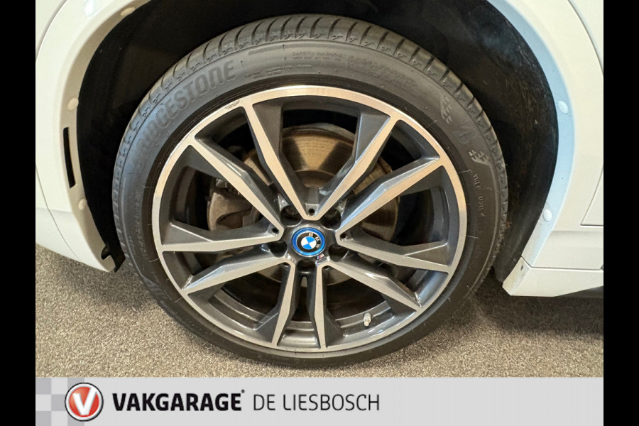 BMW X2 XDrive25e High Executive M-sport / camera / stoelverwarming / Head-up / panorama-dak