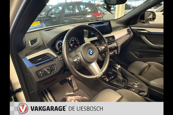 BMW X2 XDrive25e High Executive M-sport / camera / stoelverwarming / Head-up / panorama-dak