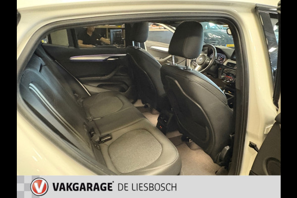 BMW X2 XDrive25e High Executive M-sport / camera / stoelverwarming / Head-up / panorama-dak