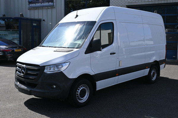 Mercedes-Benz Sprinter 316 CDI L2H2 2800 KG trekhaak, MBUX navigatie met camera, Geveerde stoelen