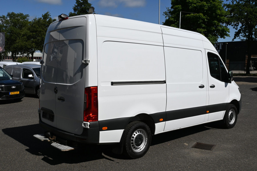 Mercedes-Benz Sprinter 316 CDI L2H2 2800 KG trekhaak, MBUX navigatie met camera, Geveerde stoelen