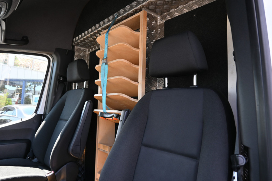 Mercedes-Benz Sprinter 316 CDI L2H2 2800 KG trekhaak, MBUX navigatie met camera, Geveerde stoelen