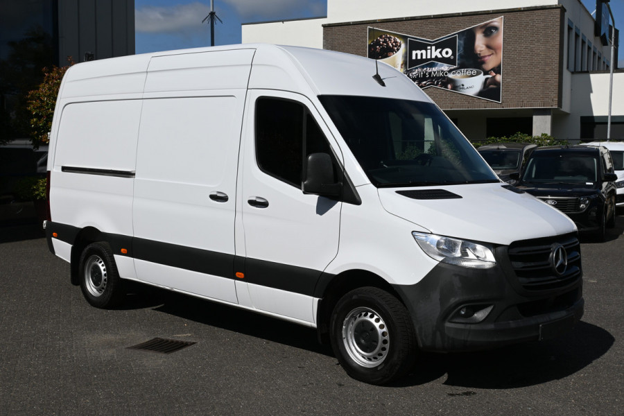 Mercedes-Benz Sprinter 316 CDI L2H2 2800 KG trekhaak, MBUX navigatie met camera, Geveerde stoelen