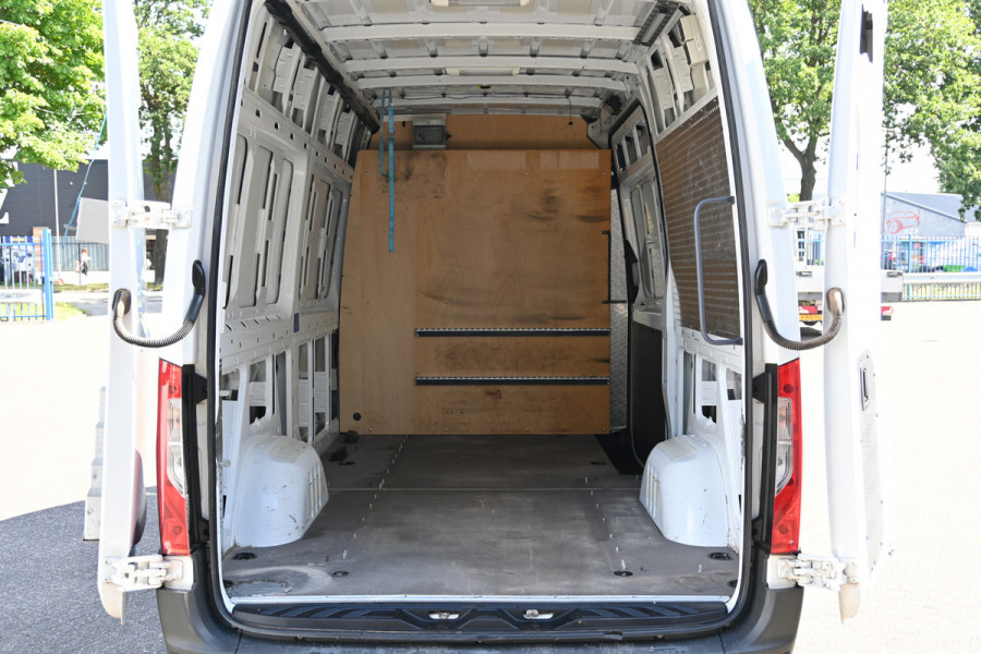 Mercedes-Benz Sprinter 316 CDI L2H2 2800 KG trekhaak, MBUX navigatie met camera, Geveerde stoelen