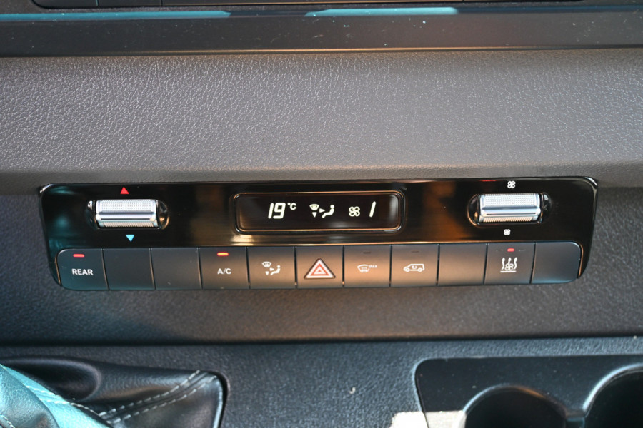 Mercedes-Benz Sprinter 316 CDI L2H2 2800 KG trekhaak, MBUX navigatie met camera, Geveerde stoelen