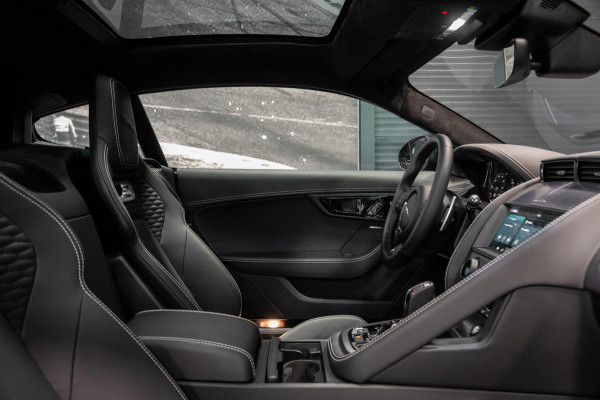 Jaguar F-Type P575 AWD R 75 *Panorama / Stoelventilatie / Sport-uitlaat / Meridian / Memory*