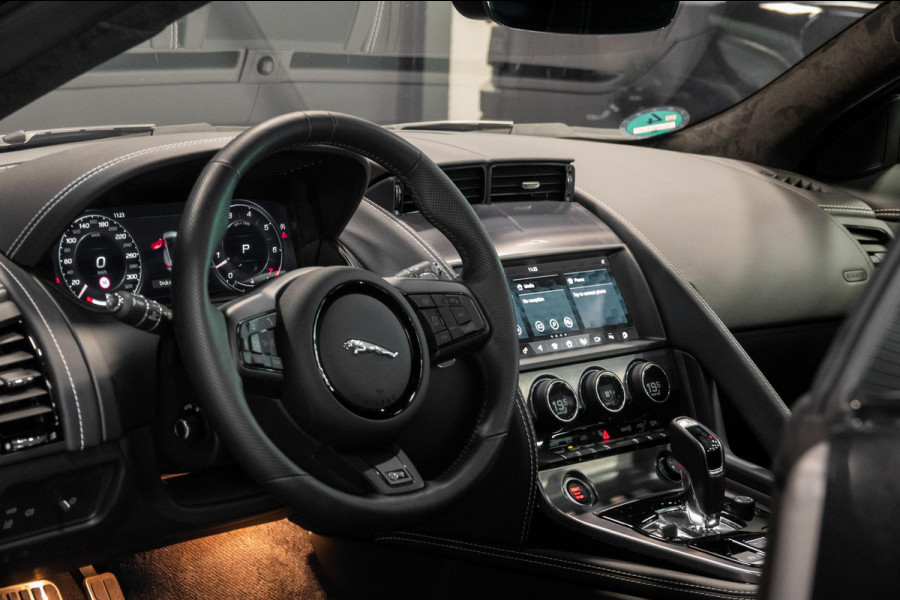 Jaguar F-Type P575 AWD R 75 *Panorama / Stoelventilatie / Sport-uitlaat / Meridian / Memory*