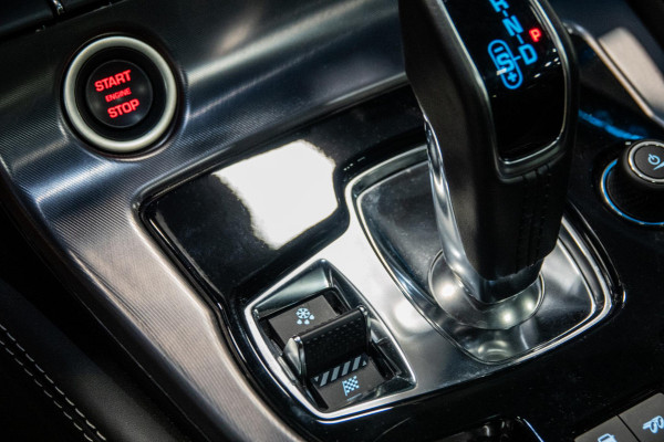 Jaguar F-Type P575 AWD R 75 *Panorama / Stoelventilatie / Sport-uitlaat / Meridian / Memory*