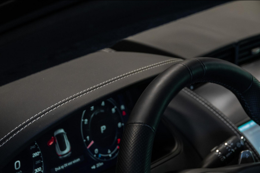 Jaguar F-Type P575 AWD R 75 *Panorama / Stoelventilatie / Sport-uitlaat / Meridian / Memory*