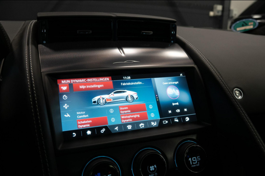 Jaguar F-Type P575 AWD R 75 *Panorama / Stoelventilatie / Sport-uitlaat / Meridian / Memory*
