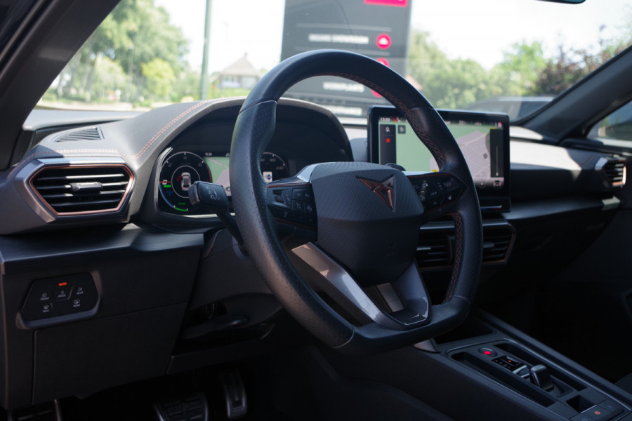 CUPRA Formentor 1.4 e-Hybrid 245 PK VZ Performance PHEV, Groot-Navigatie, Adap. Cruise Control, Camera.