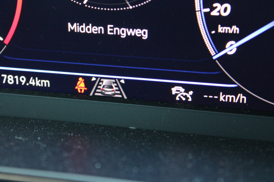 Volkswagen T-Roc 1.5 TSI R-Line | Camera | Adaptive cruise | Navigatie