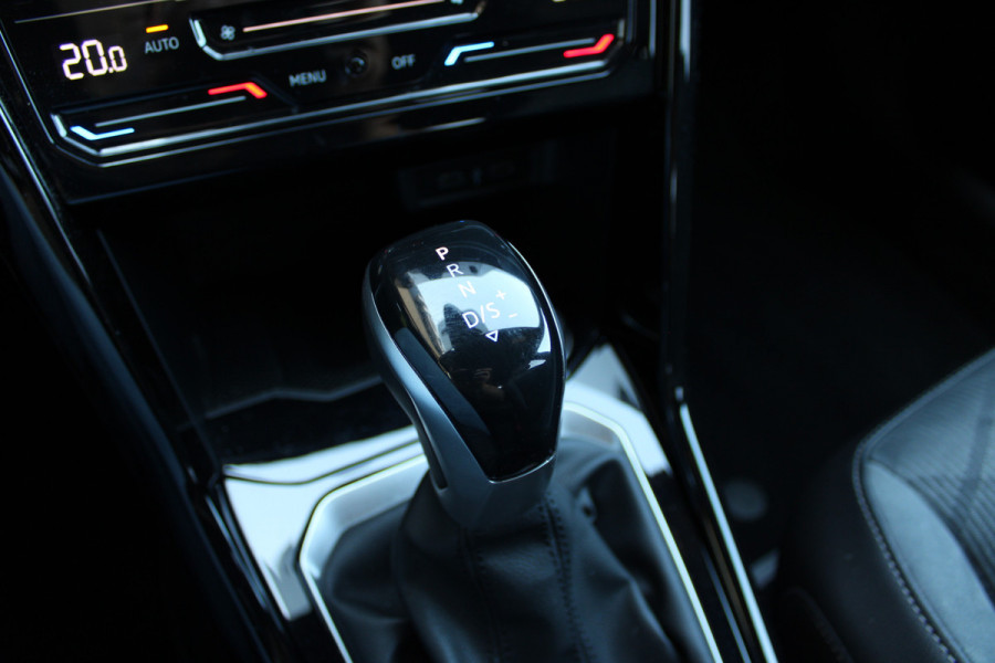 Volkswagen T-Roc 1.5 TSI R-Line | Camera | Adaptive cruise | Navigatie