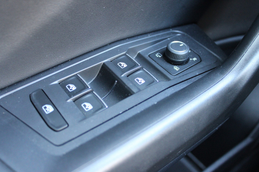 Volkswagen T-Roc 1.5 TSI R-Line | Camera | Adaptive cruise | Navigatie