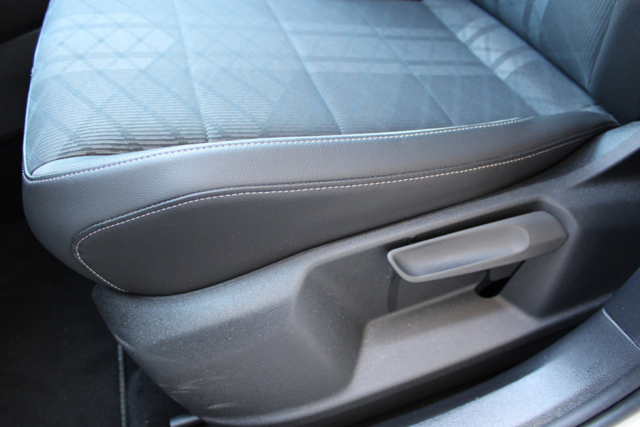 Volkswagen T-Roc 1.5 TSI R-Line | Camera | Adaptive cruise | Navigatie