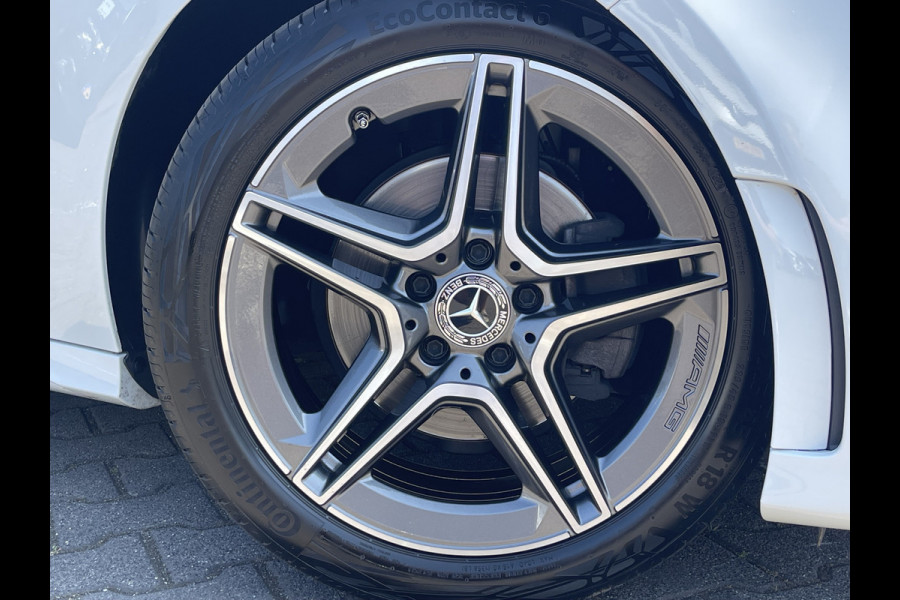 Mercedes-Benz A-Klasse 200 Business Solution AMG | Pano | Trekhaak | ACC | 360* Camera | LED | DAB+ | 18 inch