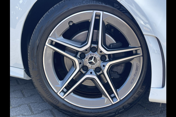 Mercedes-Benz A-Klasse 200 Business Solution AMG | Pano | Trekhaak | ACC | 360* Camera | LED | DAB+ | 18 inch