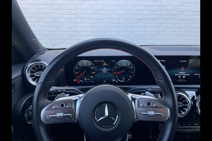 Mercedes-Benz A-Klasse 200 Business Solution AMG | Pano | Trekhaak | ACC | 360* Camera | LED | DAB+ | 18 inch