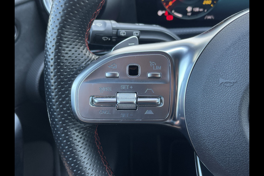 Mercedes-Benz A-Klasse 200 Business Solution AMG | Pano | Trekhaak | ACC | 360* Camera | LED | DAB+ | 18 inch