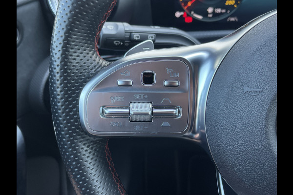 Mercedes-Benz A-Klasse 200 Business Solution AMG | Pano | Trekhaak | ACC | 360* Camera | LED | DAB+ | 18 inch