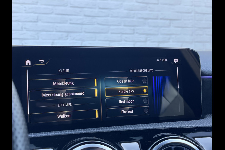 Mercedes-Benz A-Klasse 200 Business Solution AMG | Pano | Trekhaak | ACC | 360* Camera | LED | DAB+ | 18 inch