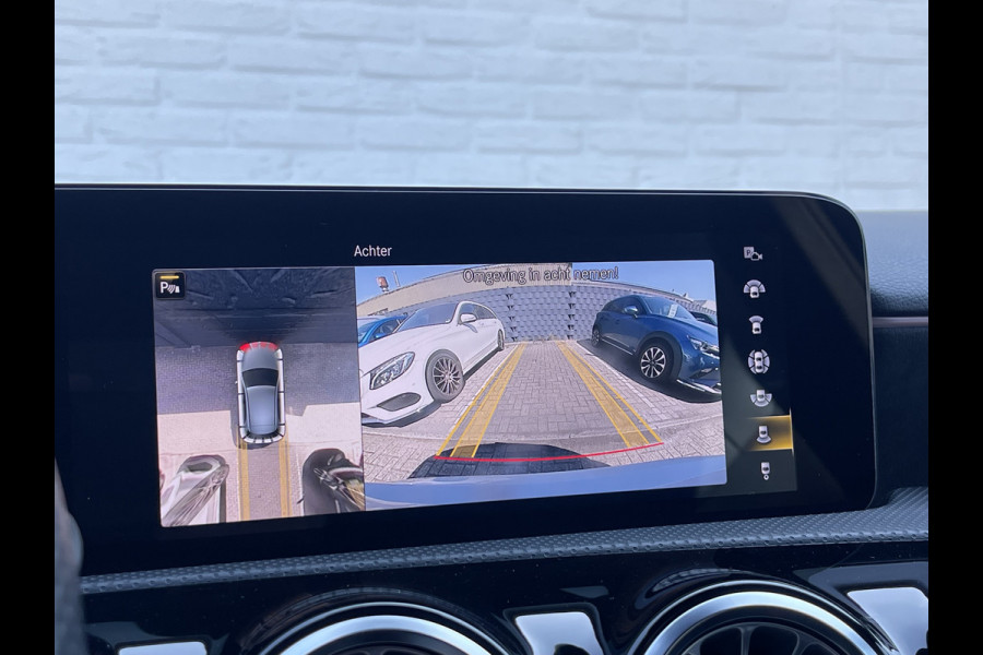 Mercedes-Benz A-Klasse 200 Business Solution AMG | Pano | Trekhaak | ACC | 360* Camera | LED | DAB+ | 18 inch