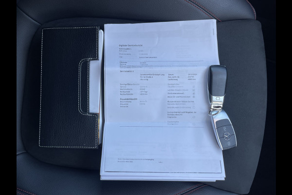 Mercedes-Benz A-Klasse 200 Business Solution AMG | Pano | Trekhaak | ACC | 360* Camera | LED | DAB+ | 18 inch