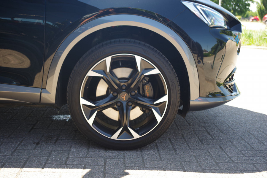 CUPRA Formentor 1.4 e-Hybrid 245 Pk VZ Performance PHEV, Groot-Navigatie, Adap. Cruise Control, Stoelverwarming.