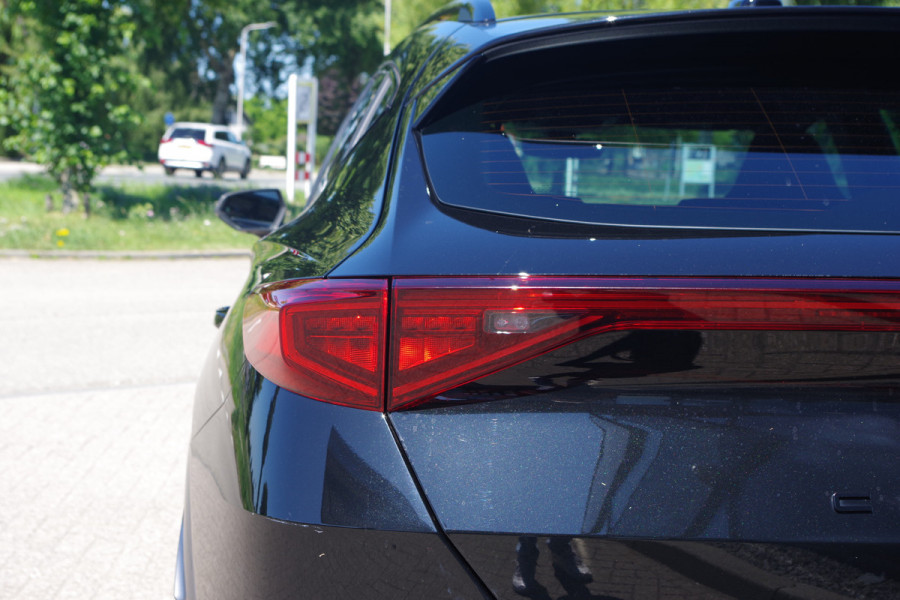 CUPRA Formentor 1.4 e-Hybrid 245 Pk VZ Performance PHEV, Groot-Navigatie, Adap. Cruise Control, Stoelverwarming.